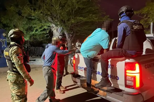 Migración detiene a 1,371 extranjeros indocumentados