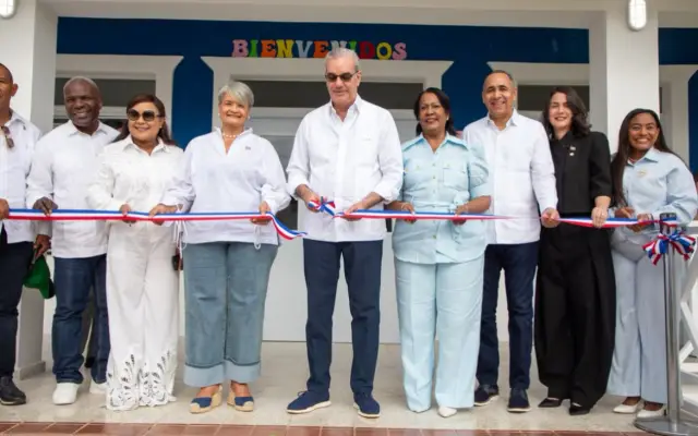 SPM: Abinader inaugura dos centros de formación y salud