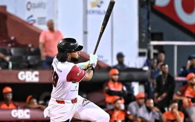 Gigantes dejan en el terreno a los Toros y se acercan al liderato