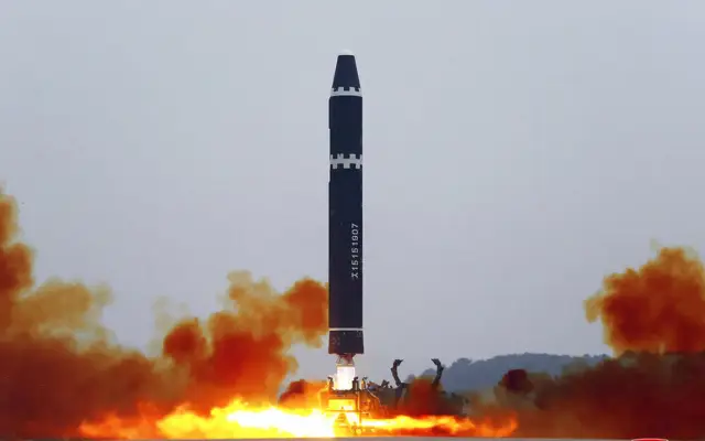 UE condena lanzamiento misiles Norcorea y pide rebajar tensión