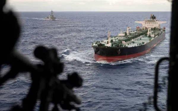 EU intercepta en Caribe buque cargado combustible iba a Cuba