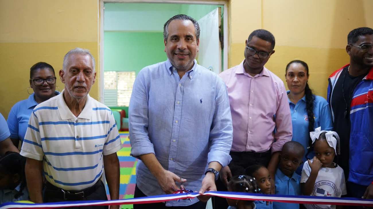 Inefi inaugura aula de psicomotricidad 15 en Villa Juana