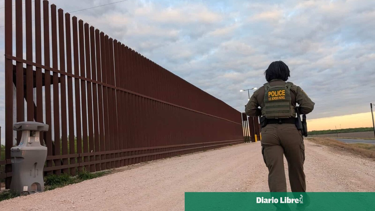 Trump solicita al Supremo reanudar el muro fronterizo en Texas