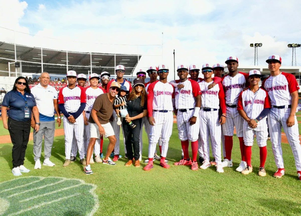 Dueños de los Padres de San Diego visitan Premundial Sub-18 en RD