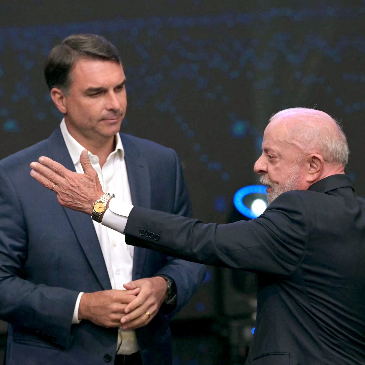 Lula acusa a Flávio Bolsonaro de «lamer las botas» de Trump
