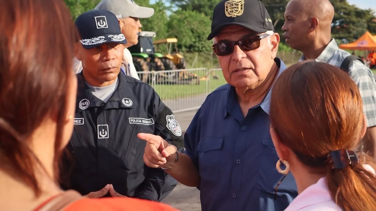 Mulino visita Penonomé tras terremoto de magnitud 7,7