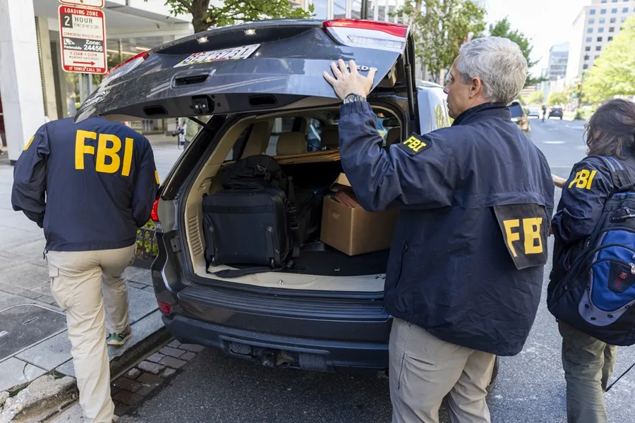 Nueve exempleados del FBI que indagaron a Trump demandan por despido