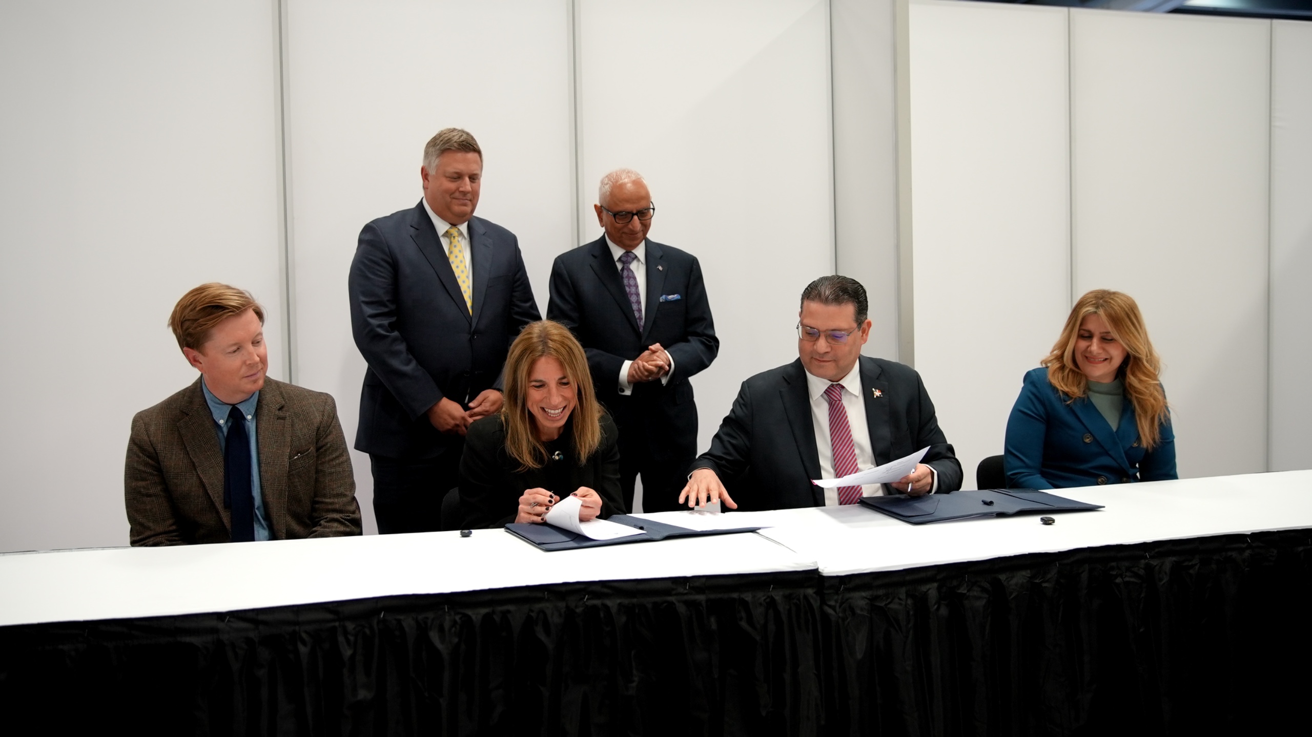 MICM firma alianza con Fundación SEMI para impulsar semiconductores
