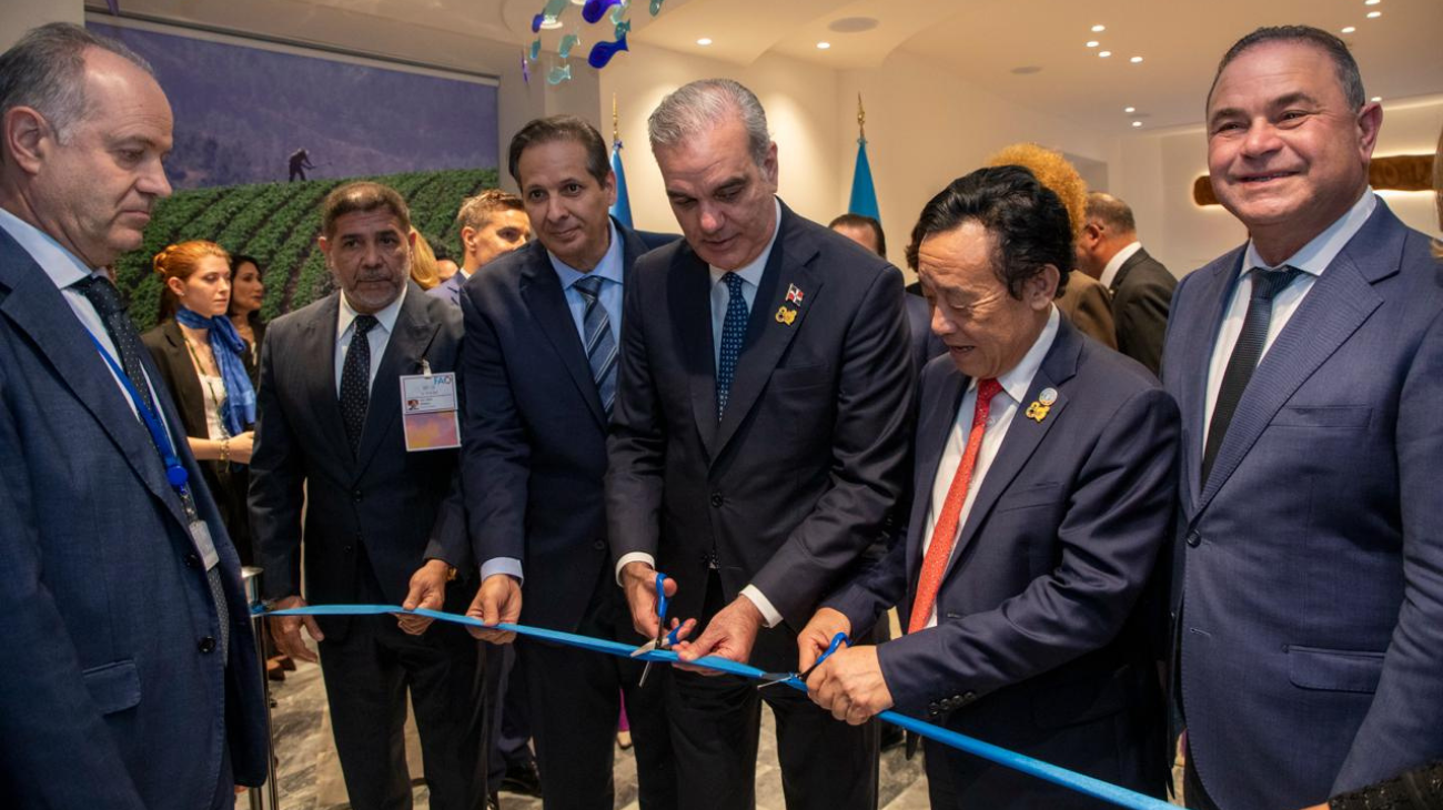 Abinader inaugura salón República Dominicana en la sede de la FAO