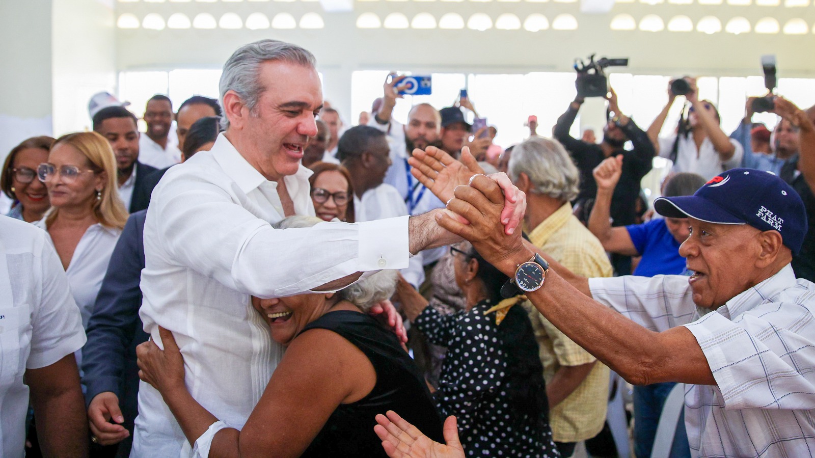 Abinader lanzará el programa El Presidente en el Barrio