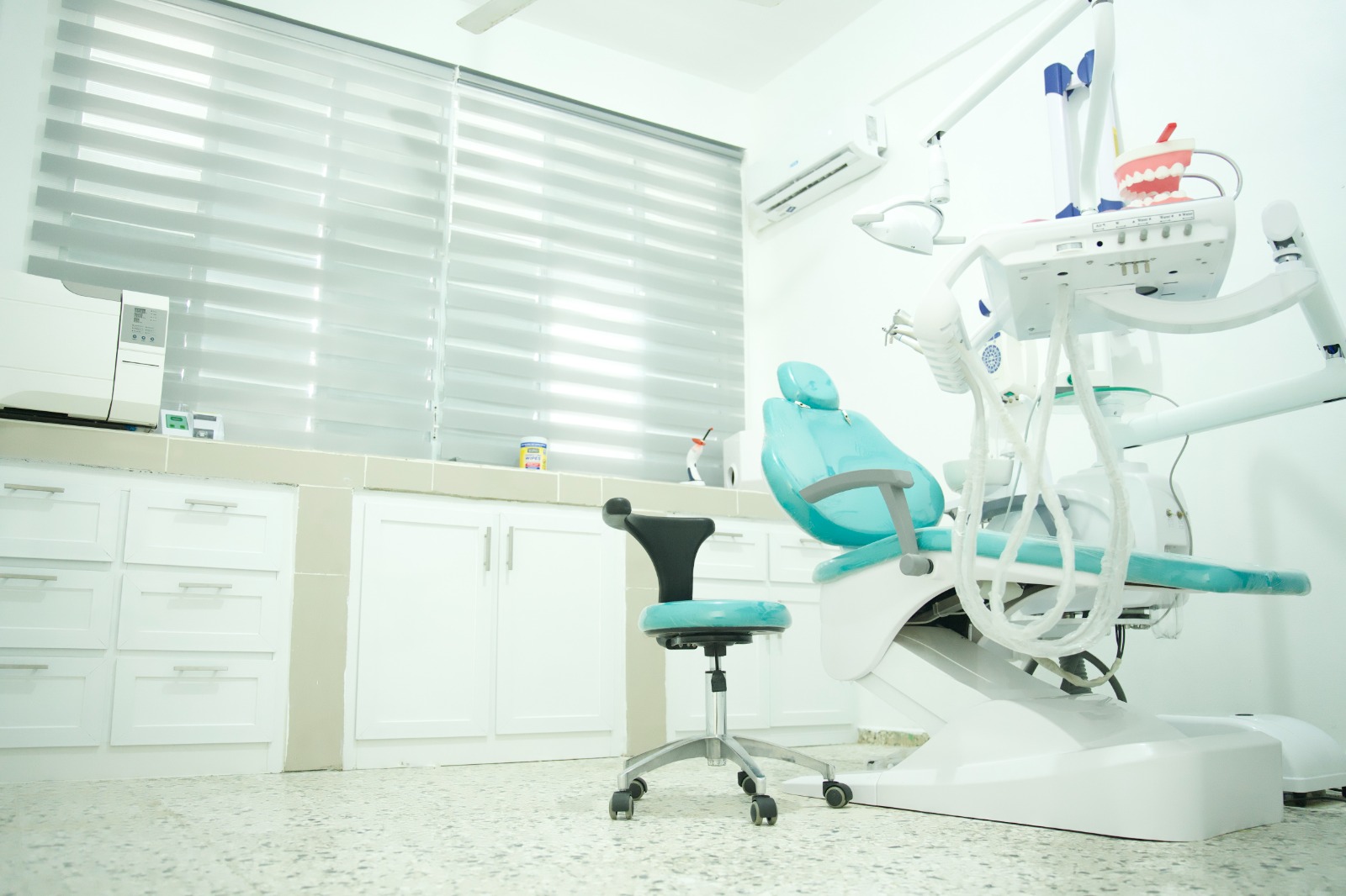 INABIE abre dos módulos odontológicos para 3,262 alumnos