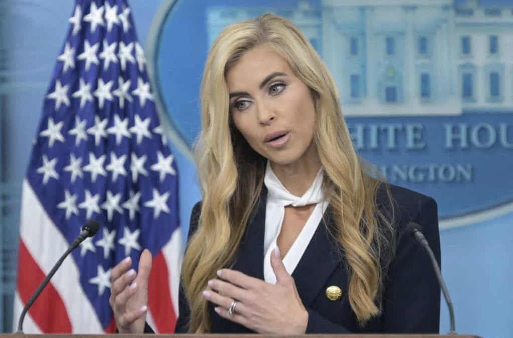 Katie Zacharia renuncia como portavoz de la Casa Blanca