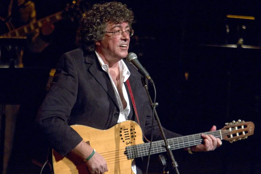 Cantautor Piero fallece a los 81 años en Buenos Aires