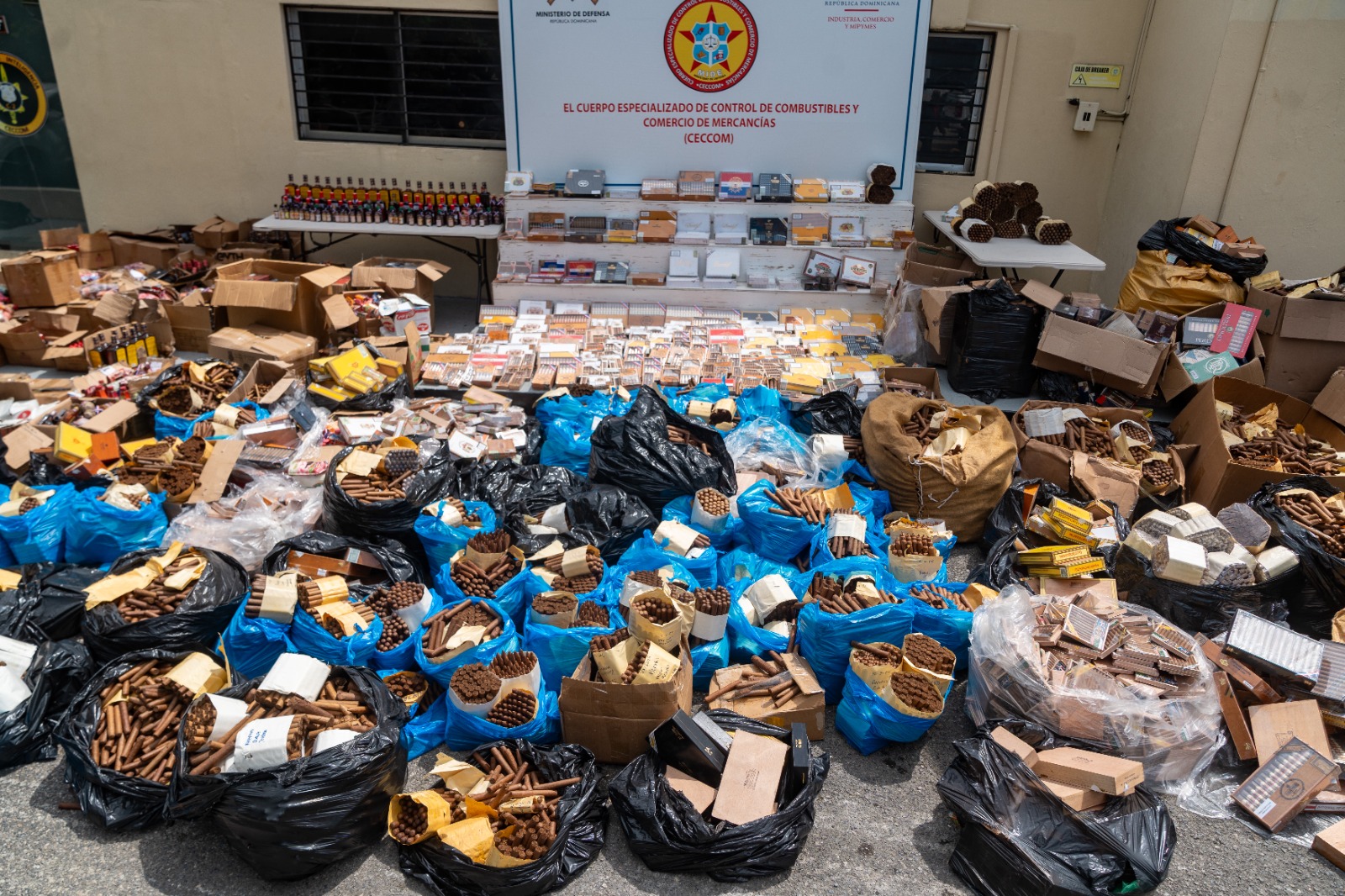 Decomisan puros y bebidas por más de RD$40 millones en La Altagracia