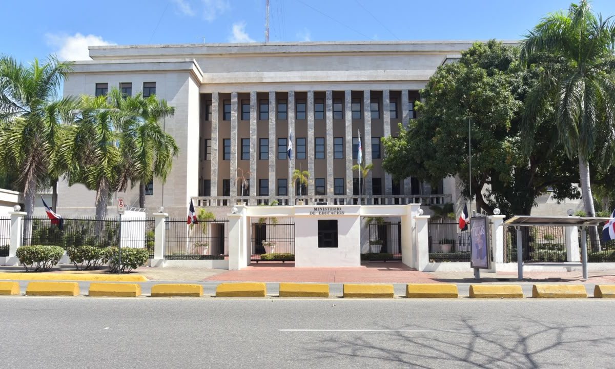 Minerd suspende docencia este martes en zonas bajo alerta amarilla