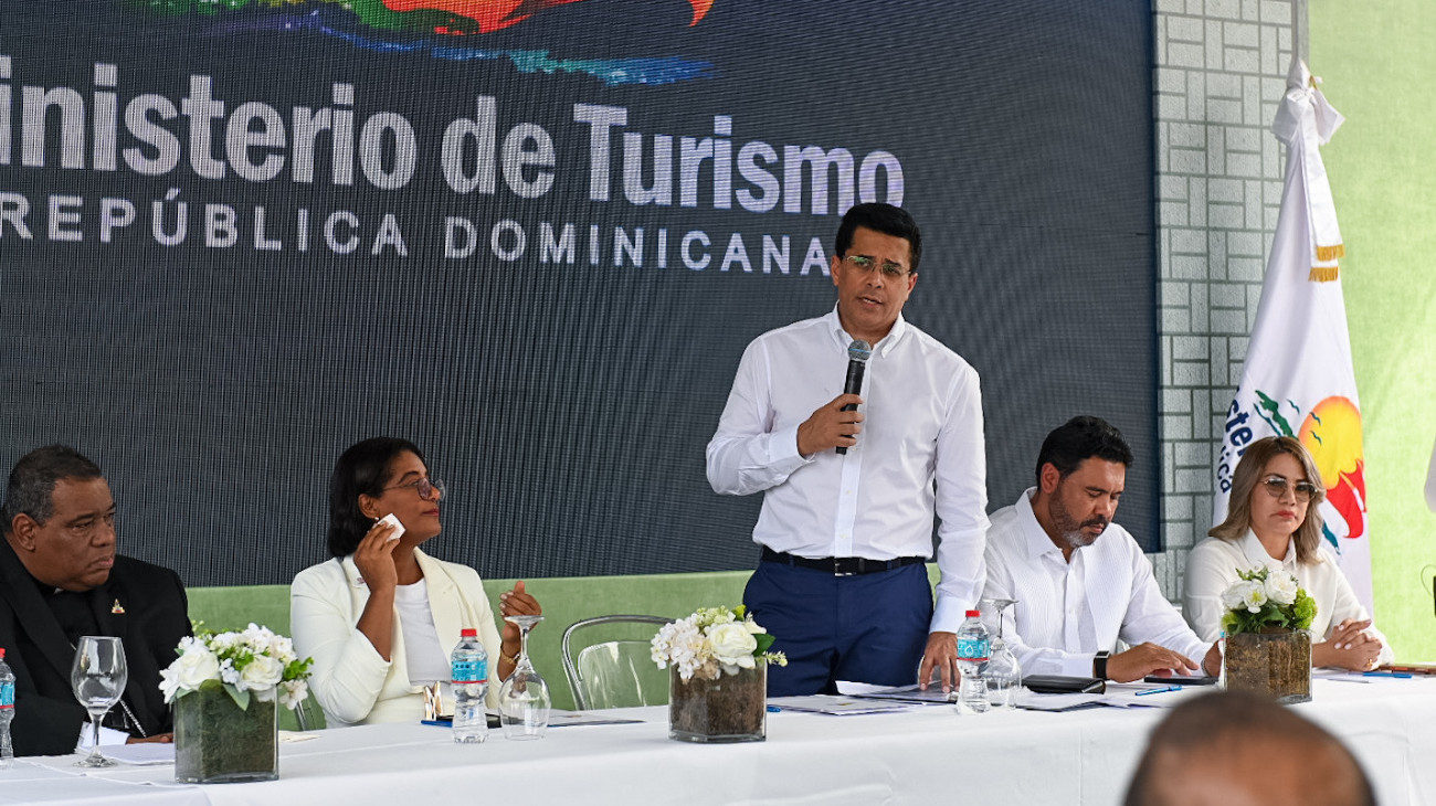 Turismo entrega aceras en la Basílica de Higüey por RD 25,580,511
