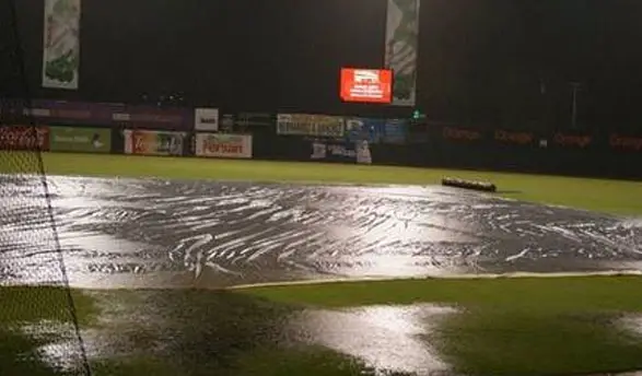LIDOM suspende partidos de la jornada beisbol por las lluvias