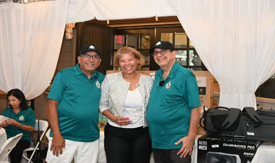 NY: Torneo golf recauda fondos futuros profesionales en salud
