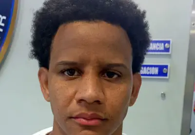 EU deporta a un dominicano buscado por homicidio en SD